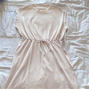 Tshirt dress with tie waist